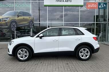 Позашляховик / Кросовер Audi Q3 2021 в 