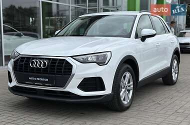 Позашляховик / Кросовер Audi Q3 2021 в 
