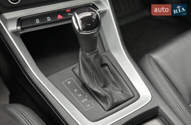 Позашляховик / Кросовер Audi Q3 2021 в 