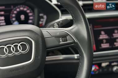Позашляховик / Кросовер Audi Q3 2021 в 