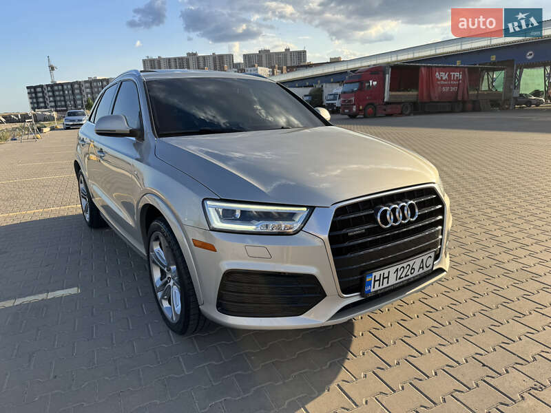 Внедорожник / Кроссовер Audi Q3 2016 в Одессе