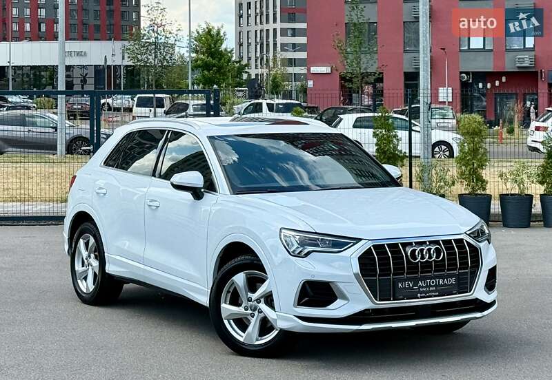 Позашляховик / Кросовер Audi Q3 2020 в Києві