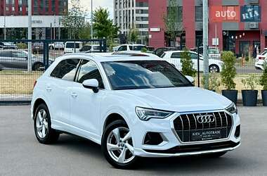 Позашляховик / Кросовер Audi Q3 2020 в 