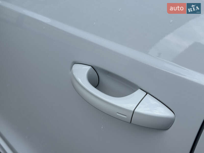 Позашляховик / Кросовер Audi Q3 2020 в Києві