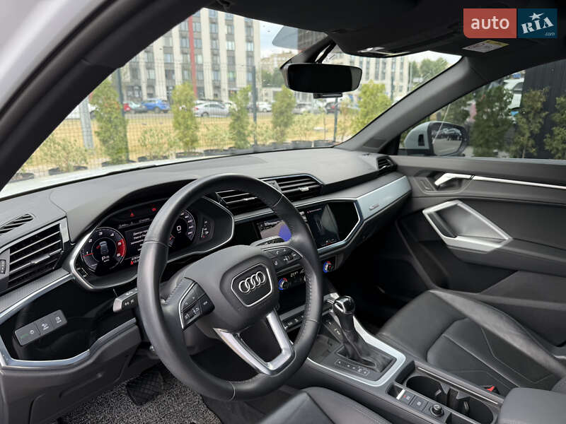 Позашляховик / Кросовер Audi Q3 2020 в Києві