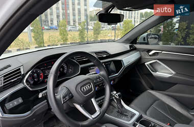 Позашляховик / Кросовер Audi Q3 2020 в 