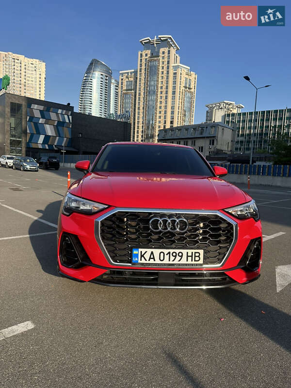 Позашляховик / Кросовер Audi Q3 2021 в Києві