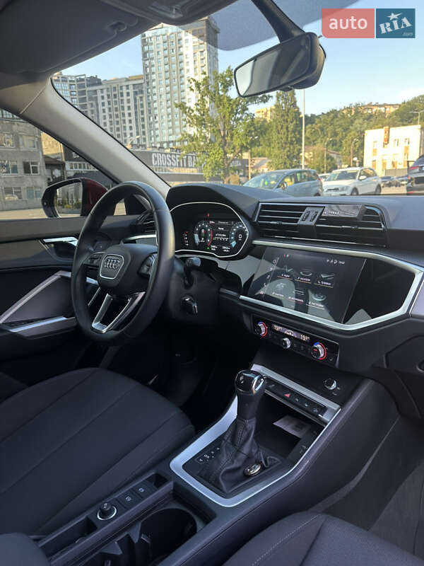 Позашляховик / Кросовер Audi Q3 2021 в Києві