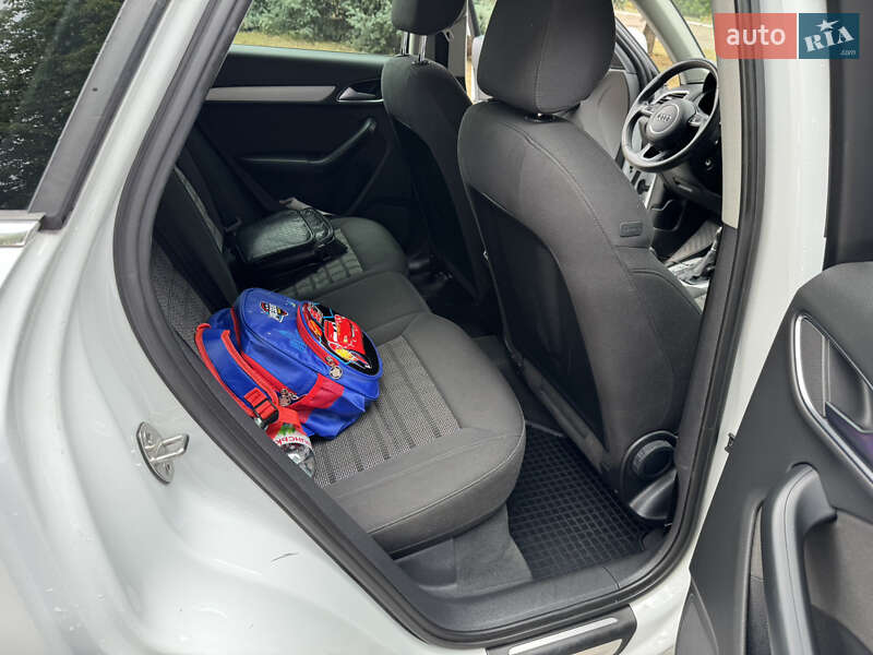 Внедорожник / Кроссовер Audi Q3 2013 в Киеве