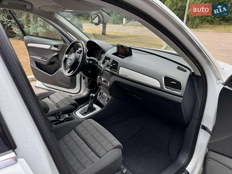 Внедорожник / Кроссовер Audi Q3 2013 в Киеве