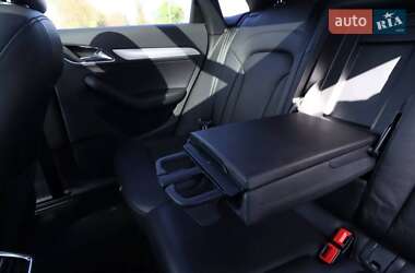 Позашляховик / Кросовер Audi Q3 2016 в 
