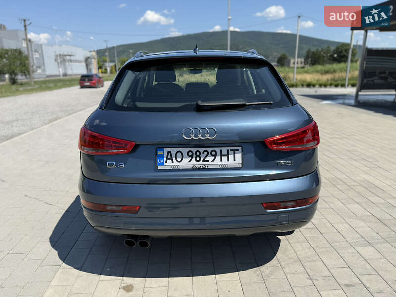 Позашляховик / Кросовер Audi Q3 2016 в Виноградові