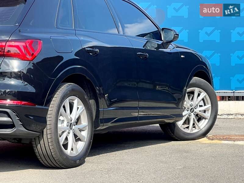 Внедорожник / Кроссовер Audi Q3 2024 в Киеве
