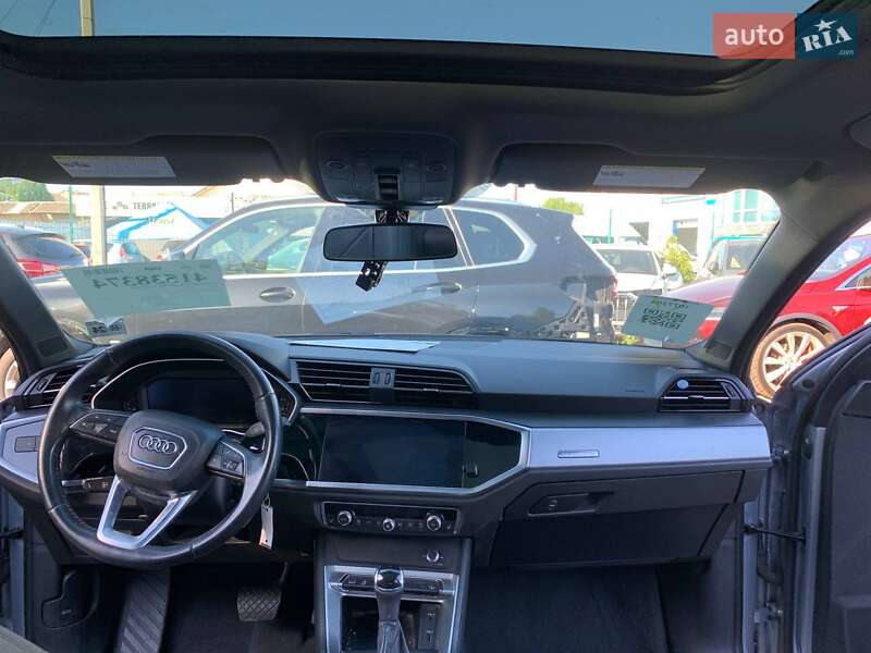 Позашляховик / Кросовер Audi Q3 2019 в Стрию