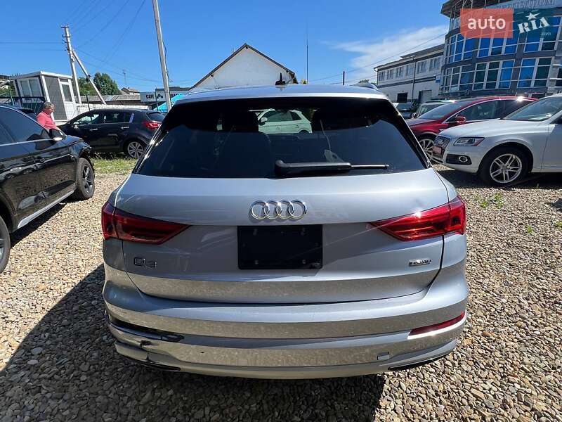 Позашляховик / Кросовер Audi Q3 2019 в Стрию