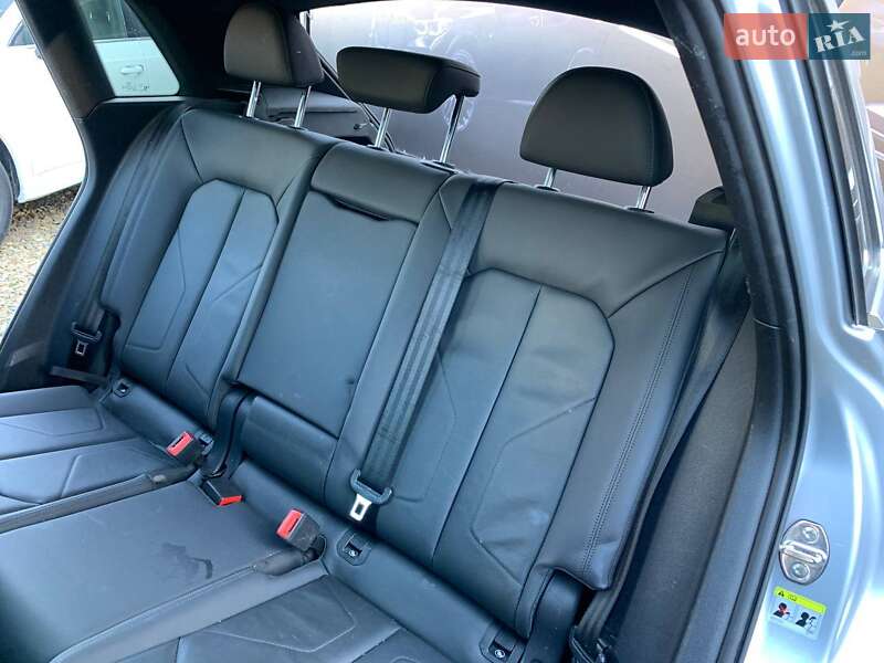 Позашляховик / Кросовер Audi Q3 2019 в Стрию