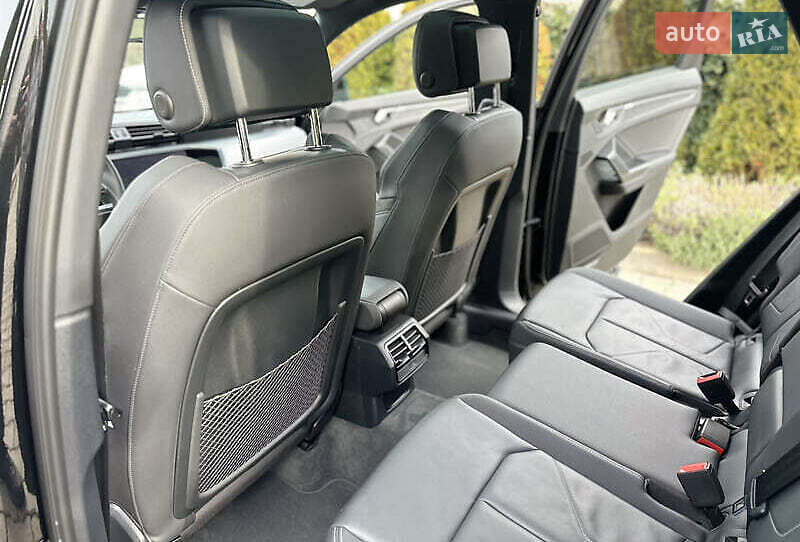 Внедорожник / Кроссовер Audi Q3 2020 в Киеве