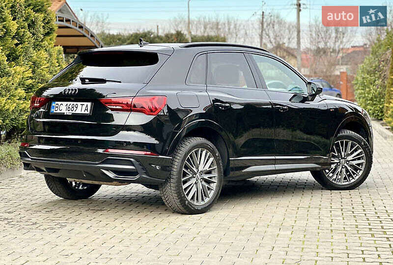 Внедорожник / Кроссовер Audi Q3 2020 в Киеве