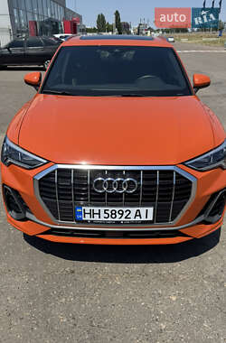 Внедорожник / Кроссовер Audi Q3 2019 в 