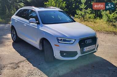Внедорожник / Кроссовер Audi Q3 2015 в 