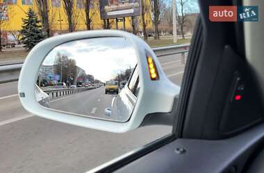 Внедорожник / Кроссовер Audi Q3 2015 в 