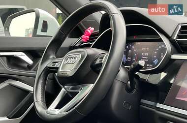 Внедорожник / Кроссовер Audi Q3 2020 в 