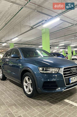 Позашляховик / Кросовер Audi Q3 2015 в 