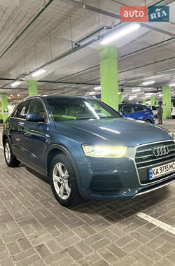 Позашляховик / Кросовер Audi Q3 2015 в 