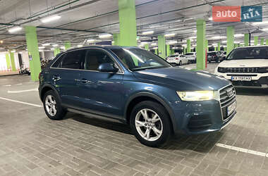 Позашляховик / Кросовер Audi Q3 2015 в 