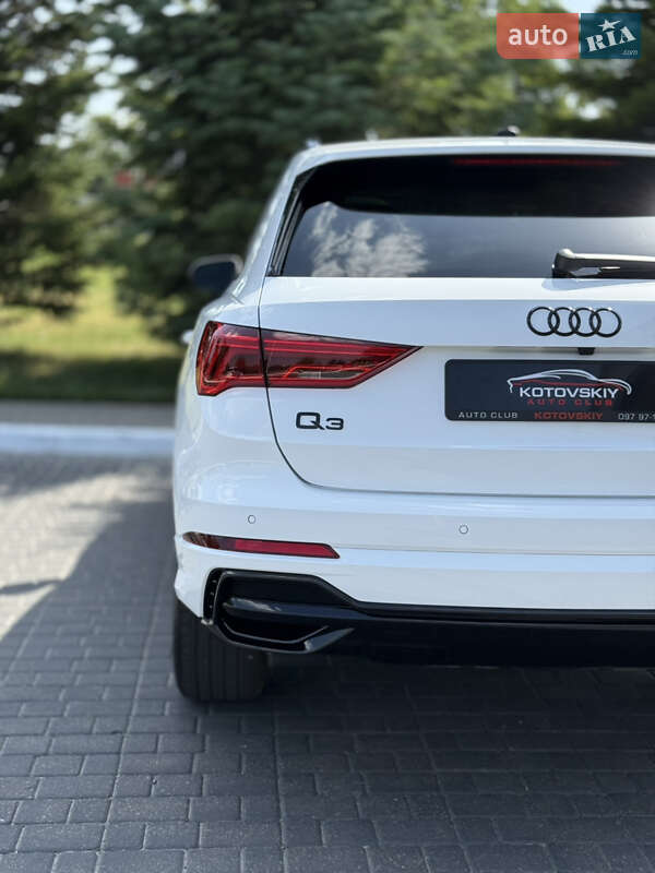 Внедорожник / Кроссовер Audi Q3 2022 в Одессе