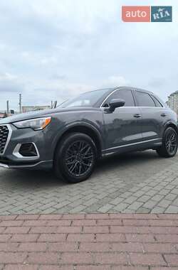 Внедорожник / Кроссовер Audi Q3 2019 в Львове