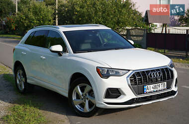 Внедорожник / Кроссовер Audi Q3 2019 в 