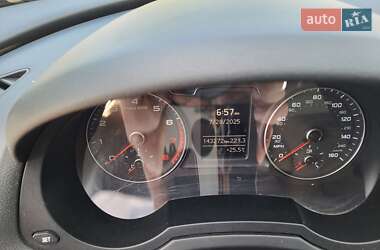 Внедорожник / Кроссовер Audi Q3 2016 в 