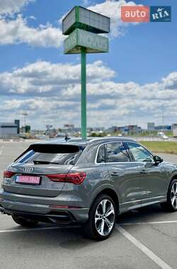 Позашляховик / Кросовер Audi Q3 2019 в 