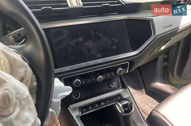 Внедорожник / Кроссовер Audi Q3 2021 в 