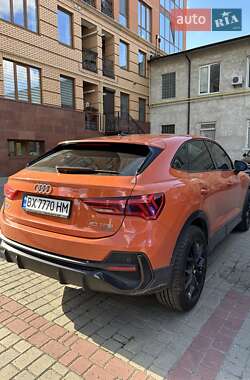 Позашляховик / Кросовер Audi Q3 2020 в 