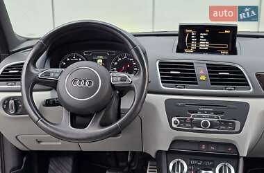 Внедорожник / Кроссовер Audi Q3 2015 в 