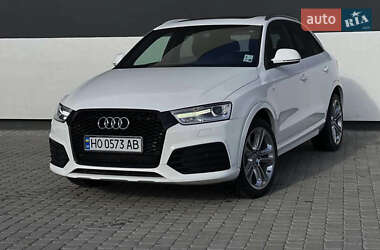 Внедорожник / Кроссовер Audi Q3 2017 в 