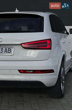 Внедорожник / Кроссовер Audi Q3 2017 в 