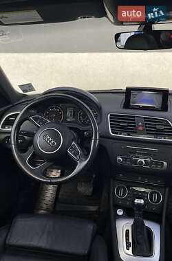 Внедорожник / Кроссовер Audi Q3 2017 в 