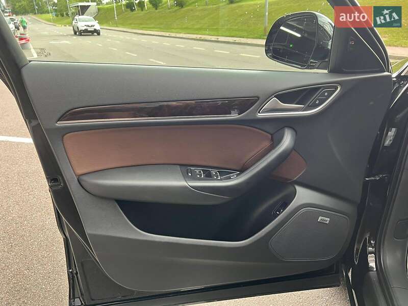 Внедорожник / Кроссовер Audi Q3 2016 в Киеве