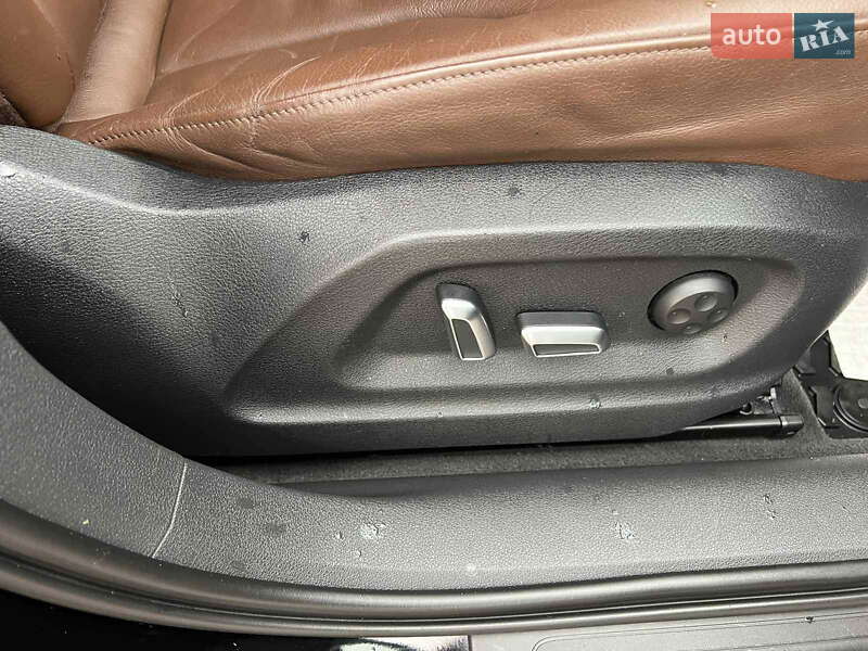 Внедорожник / Кроссовер Audi Q3 2016 в Киеве