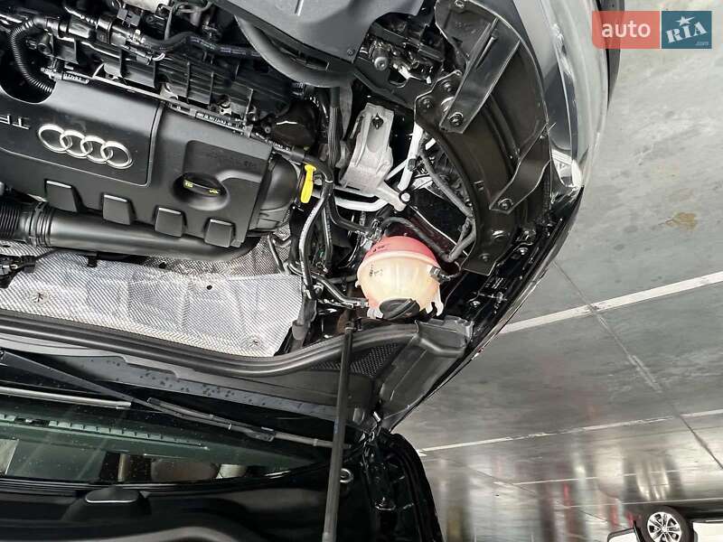 Внедорожник / Кроссовер Audi Q3 2016 в Киеве