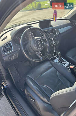 Внедорожник / Кроссовер Audi Q3 2015 в 