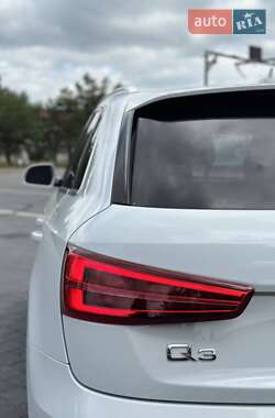 Внедорожник / Кроссовер Audi Q3 2016 в 
