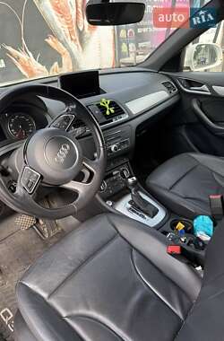 Внедорожник / Кроссовер Audi Q3 2017 в 