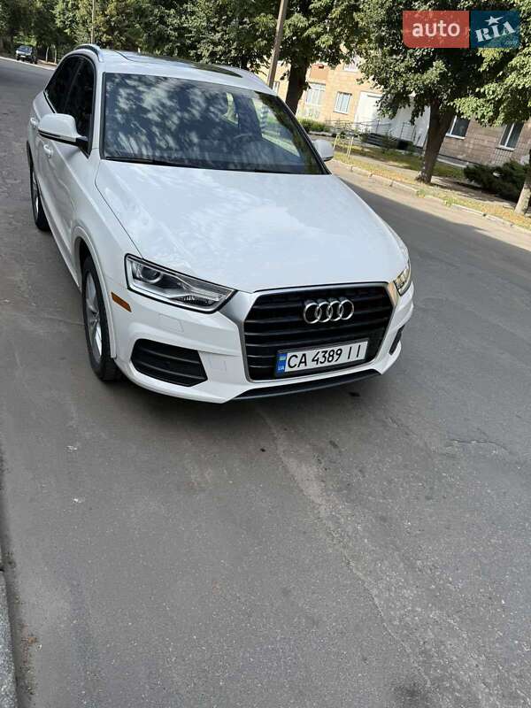 Внедорожник / Кроссовер Audi Q3 2017 в Лубнах