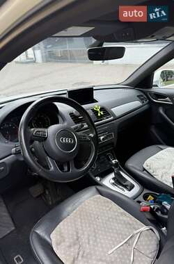 Внедорожник / Кроссовер Audi Q3 2017 в 