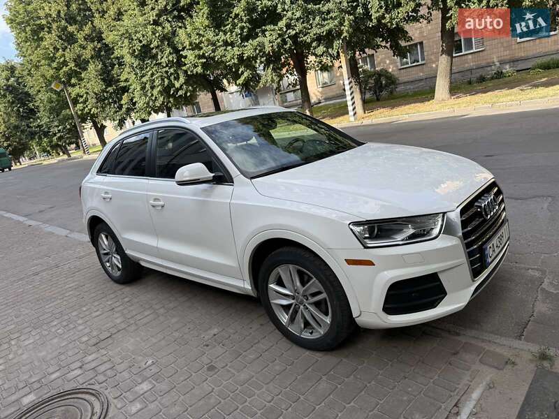 Внедорожник / Кроссовер Audi Q3 2017 в Лубнах