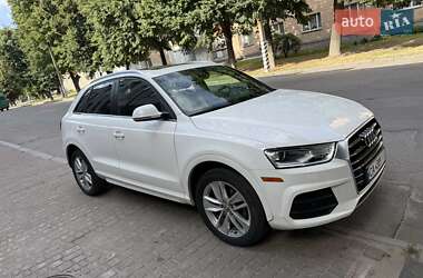 Внедорожник / Кроссовер Audi Q3 2017 в 